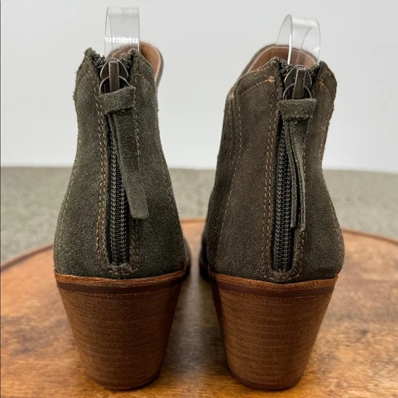Sofft Boots Wm 10 M Olive Green Suede Laser Cut Ankle Boots Block Heel Back Zip - Picture 4 of 11
